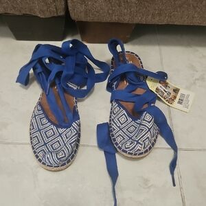 Tom's Blue Patterned Espadrille Flats